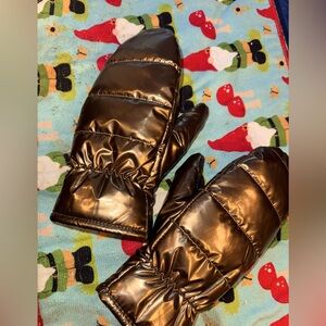 Gold mittens